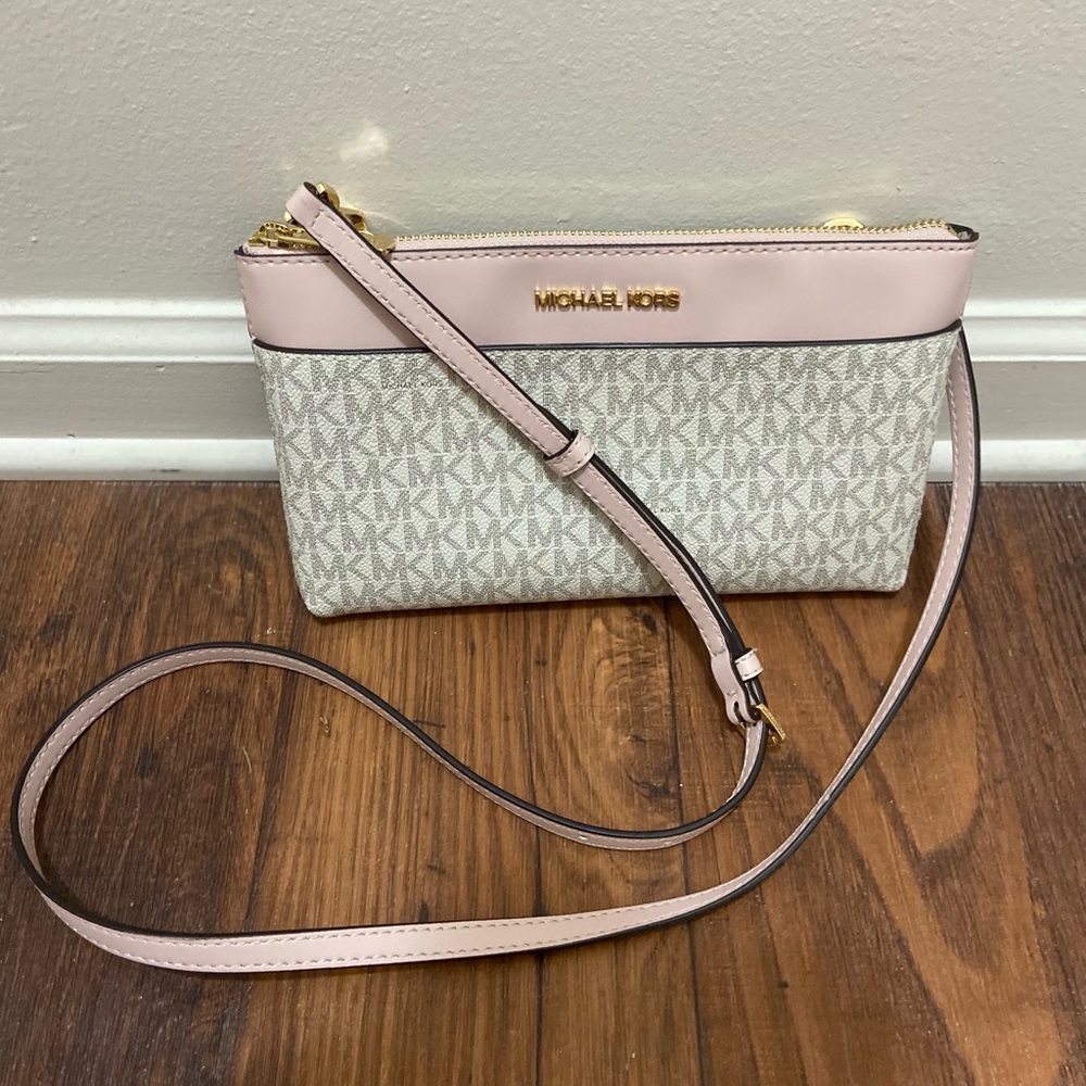 BRAND NEW never used Michael Kors Crossbody/Clutch✨👛